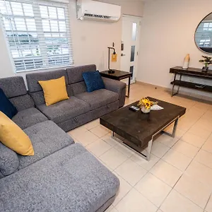 https://beautiful-2br-apartment-with-terrace-and-parking.greaterantilleshotels.net